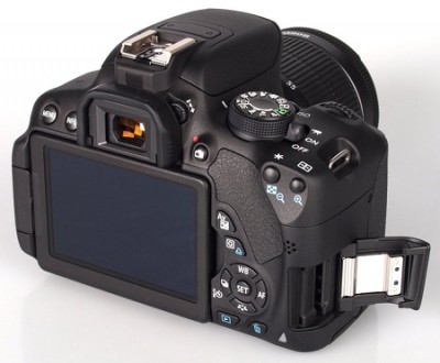 EOS 700D